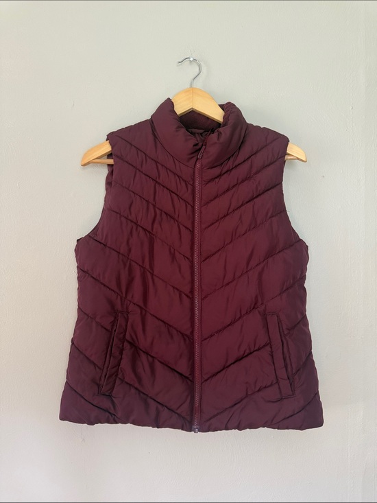 GAP Jackets & Blazers - GAP Quilted Vest in Maroon medium